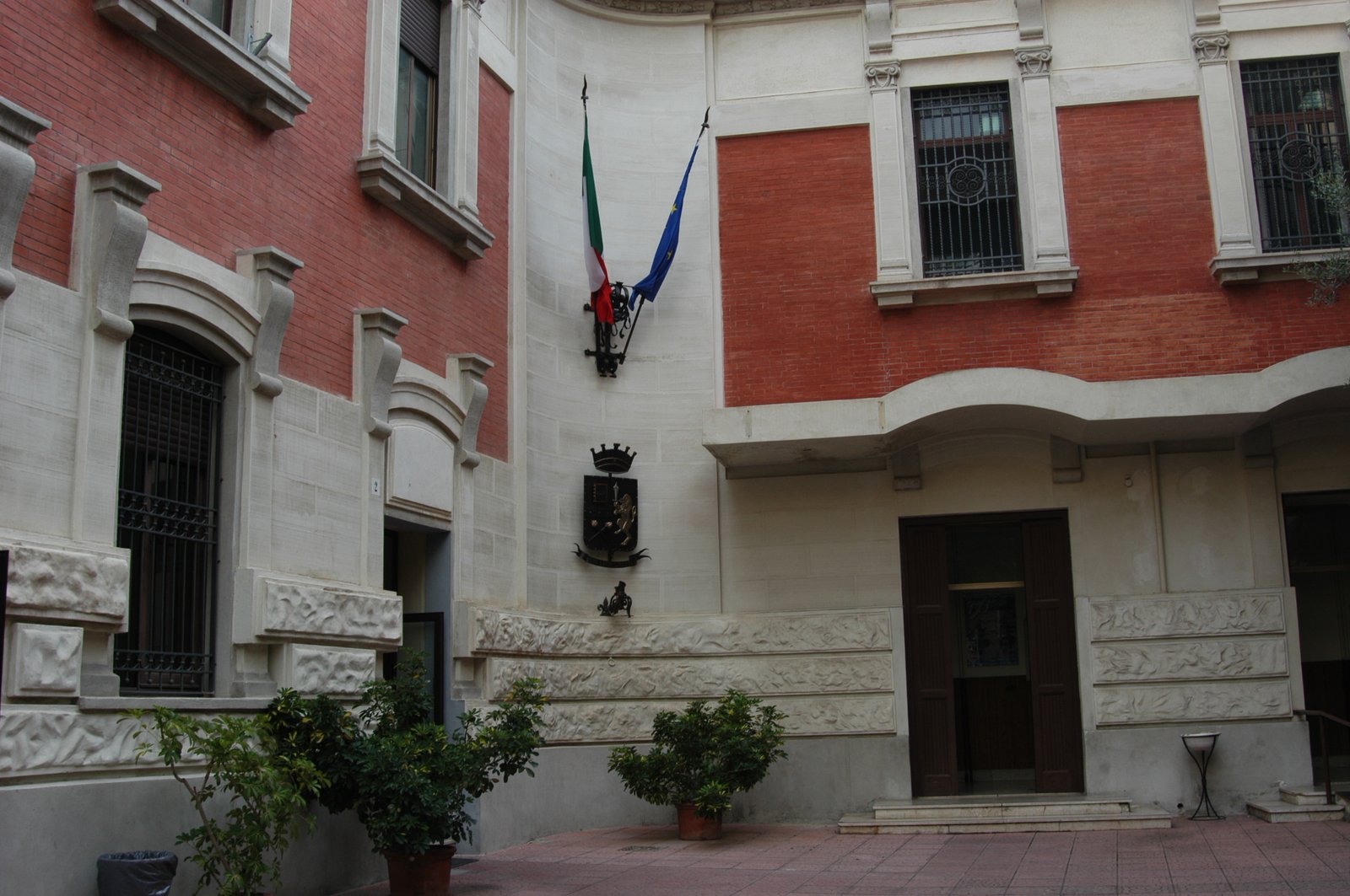 MESSINA, SICUREZZA URBANA. IL QUESTORE ADOTTA 10 AVVISI ORALI, un DASPO SPORTIVO E 4 FOGLI DI VIA OBBLIGATORI CON DIVIETO DI RITORNO 16 questura 2