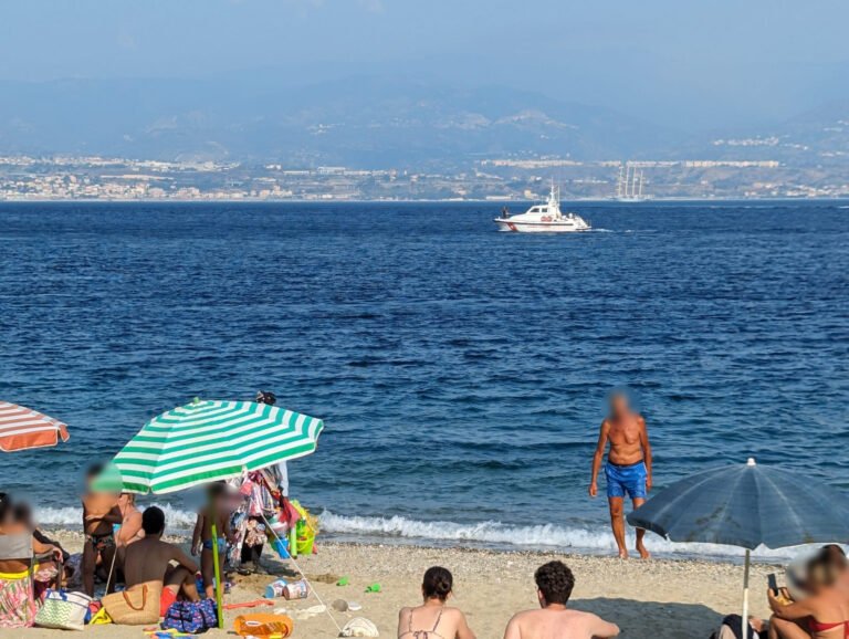 Dramma sfiorato a Messina: carabiniere fuori servizio salva due studentesse in mare
