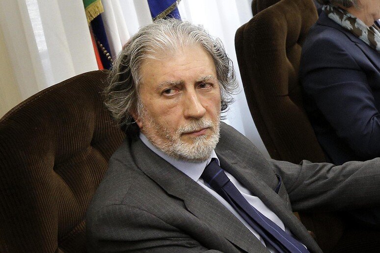 COMMISSIONE ANTIMAFIA: L’EX PM ROBERTO SCARPINATO INTERCETTATO NEL TENTATIVO DI “AGGIUSTARE” L’AUDIZIONE DI UN INDAGATO PER FAVOREGGIAMENTO MAFIOSO. 1 roberto scarpinato giacomo natoli