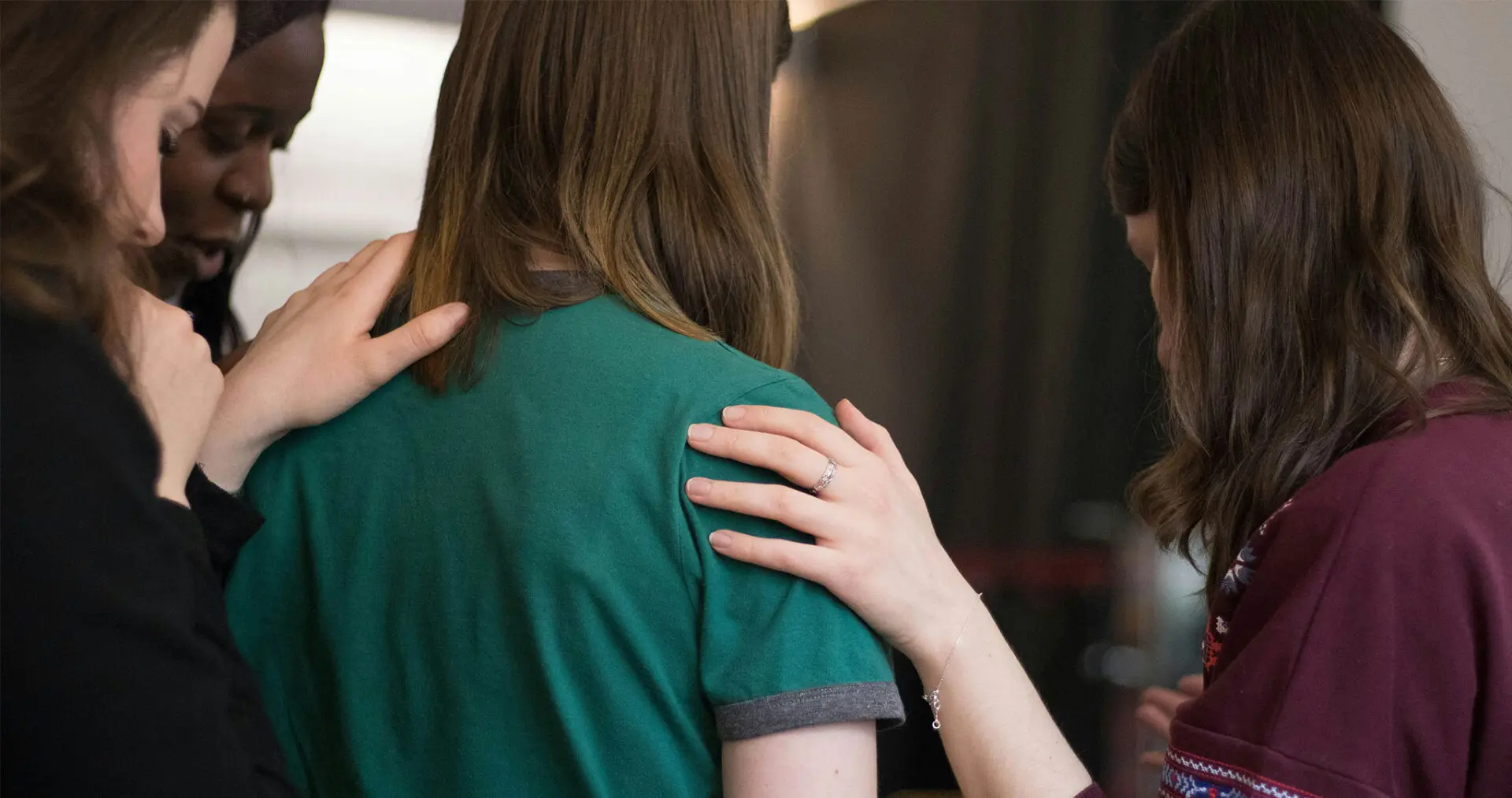 Rissa tra minori a villa Dante: non servono solo le forze dell'ordine, né nascondere il video. Serve farsene carico ed intervenire 5 rosie sun rTwhmFSoXC8 unsplash