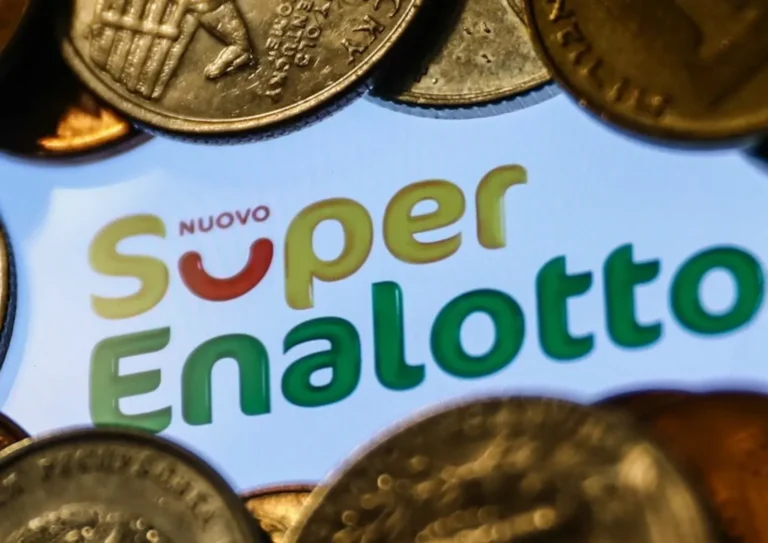 Centrato il 6 al superenalotto, con una schedina da 3 euro vinti quasi 90 milioni