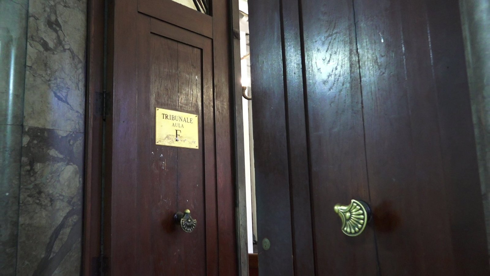 Lo accusano di aver danneggiato un'auto. Il giudice assolve pensionato. Nel collegio di difesa Salvatore Sorbello e Luigi Genovese 2 tribunale aula f 1