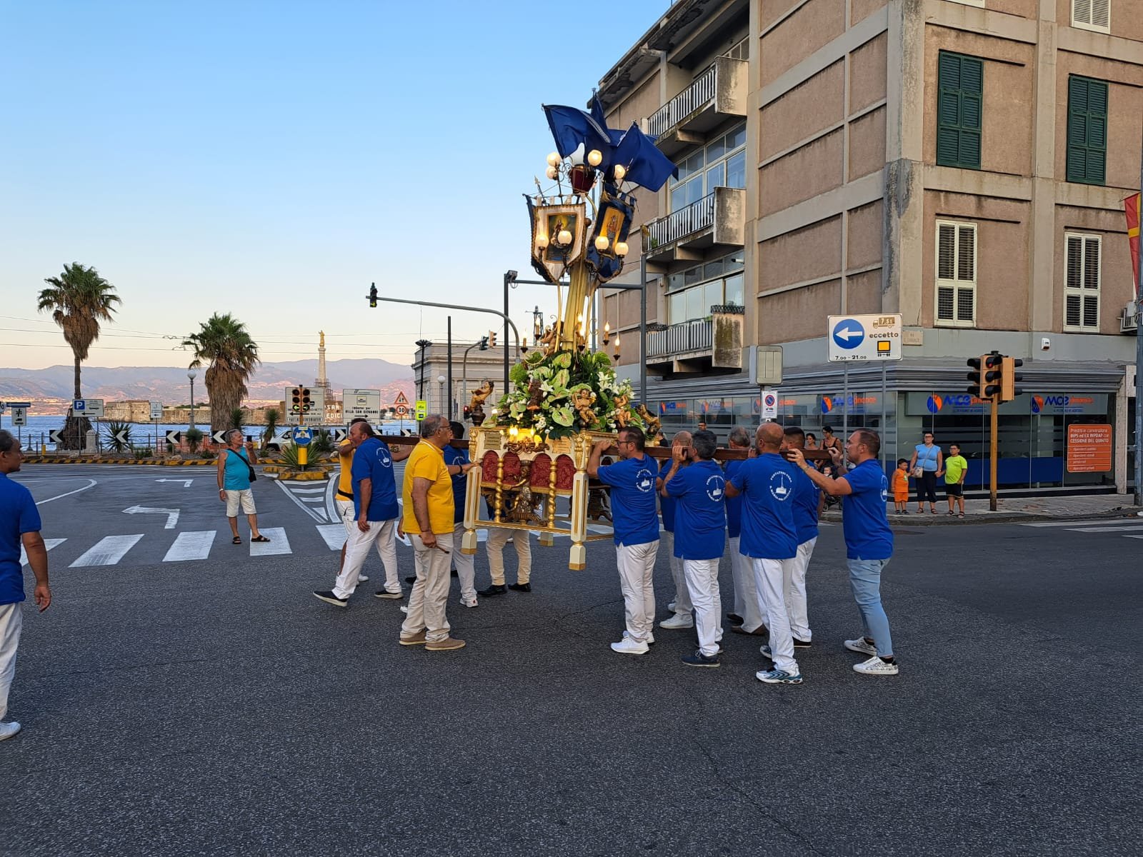 NUOVO PISTA CICLABILE: E LA VARA? IMPOSSIBILE IL SUO TRAINO A MENO CHE... NON ABBIA LE ALI COME IL TRAM VOLANTE 4 vara 202315