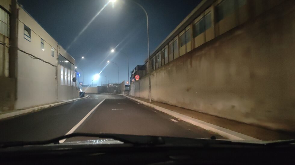 Sicurezza stradale in Via Don Blasco: Cacciotto sollecita l'intervento urgente del Comune per illuminazione, segnaletica e moderatori di velocità.