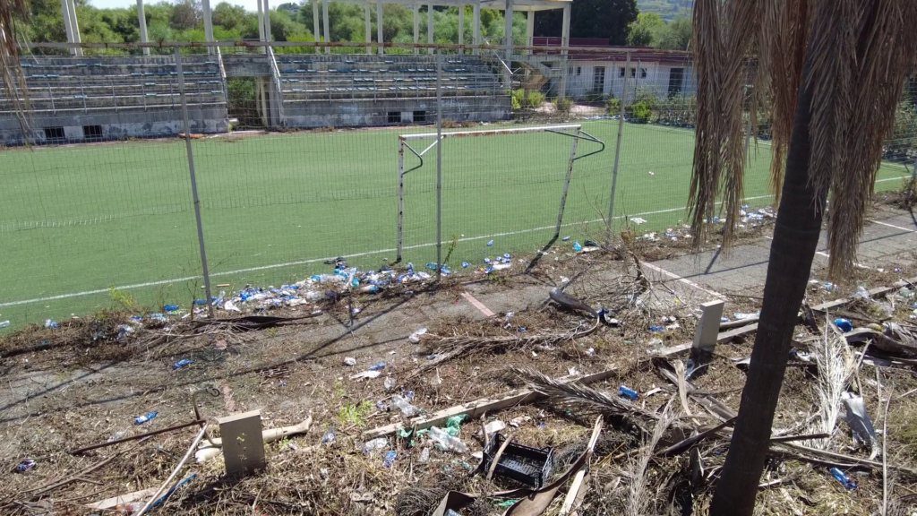 Spadafora (Me): Pistone "Prima dei campetti di calcio mettiamo in sicurezza il muro della scuola Giuseppe Verdi" 13 vlcsnap 2024 10 09 17h26m35s023