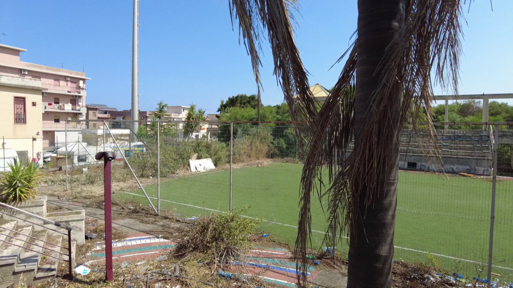 Spadafora (Me): Pistone "Prima dei campetti di calcio mettiamo in sicurezza il muro della scuola Giuseppe Verdi" 15 vlcsnap 2024 10 09 17h26m55s314