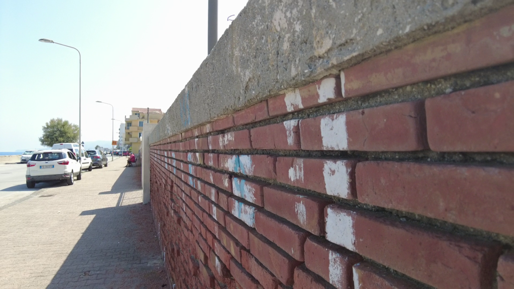 Spadafora (Me): Pistone "Prima dei campetti di calcio mettiamo in sicurezza il muro della scuola Giuseppe Verdi" 2 vlcsnap 2024 10 09 17h27m52s312