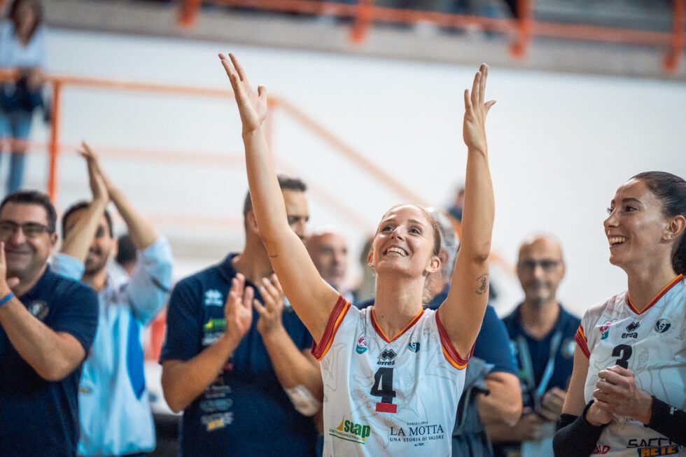 Akademia trionfa nel big-match del PalaRescifina, Macerata superata in quattro set. 1 DSC4779