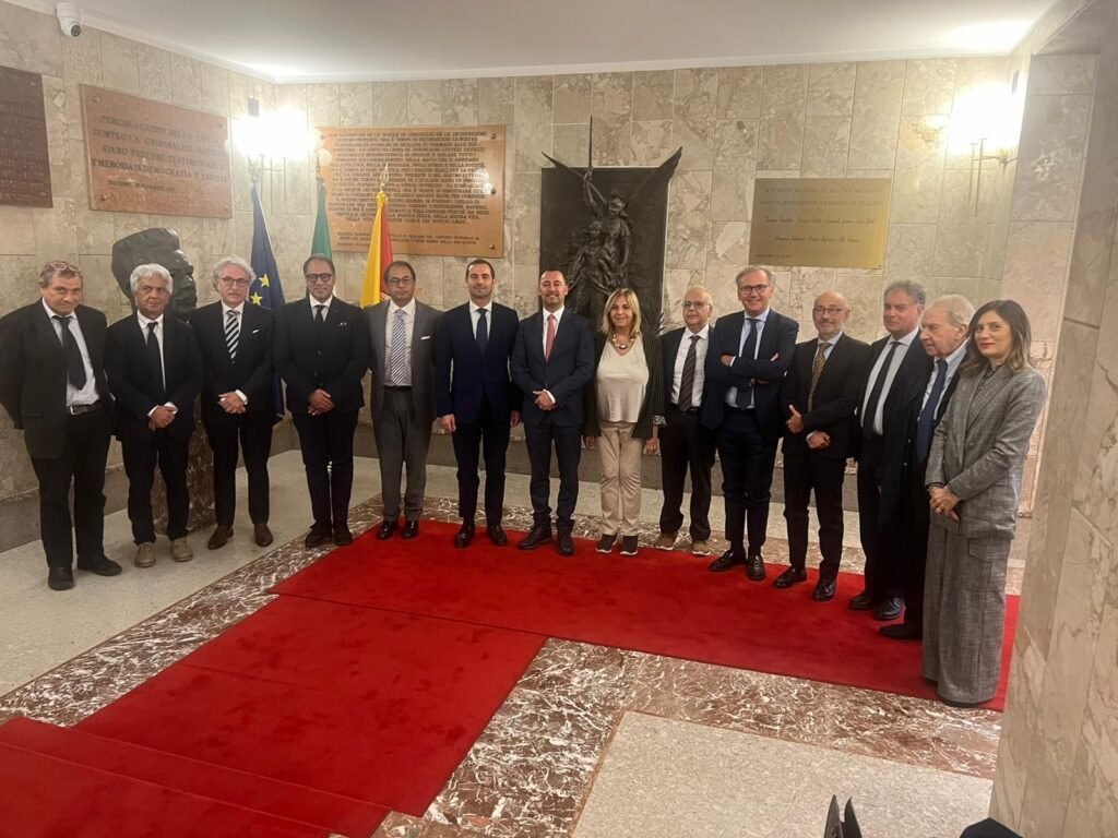 Palazzo d'Orléans, si è insediato il nuovo Consiglio regionale dei beni culturali e ambientali 2 Insediamento Consiglio regionale beni culturali