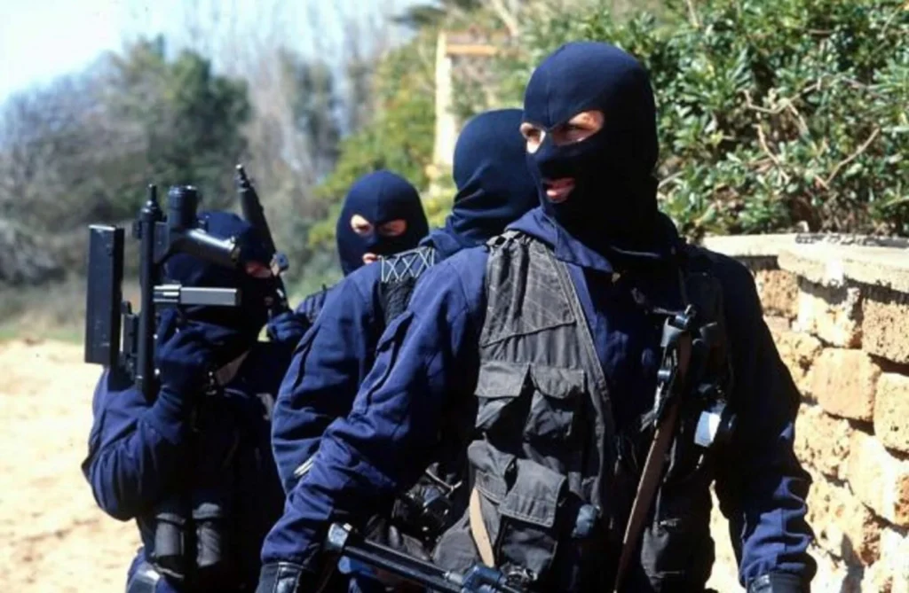 I ROS dei Carabinieri di Messina arrestano due soggetti per omicidio e porto illegale di armi aggravati dal metodo mafioso 2 carabinieri ros2
