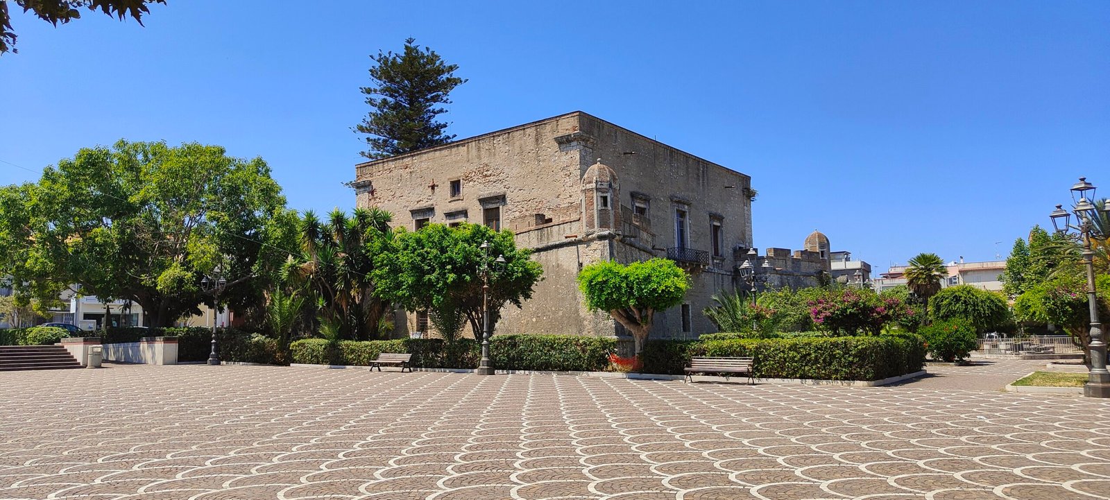 castello spadafora scaled