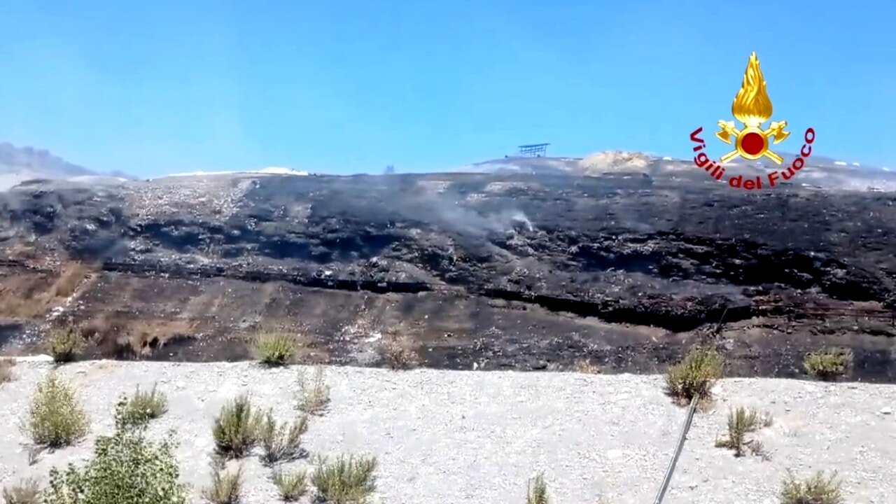 incendio discarica mazzarra