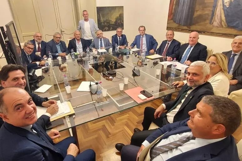 Vertice maggioranza, intesa su ex Province e manovrina 1 maggioranza ex province