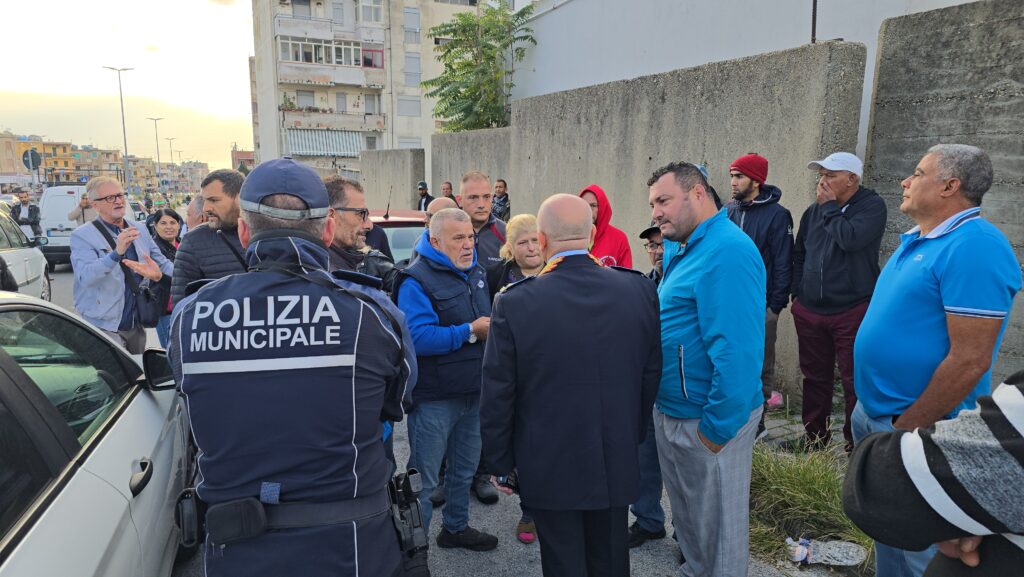 Messina - Giostra, Mercatino domenicale sospeso. Composta protesta ed intervento domenicale dell'assessore Finocchiaro 2 mercato domenica protesta