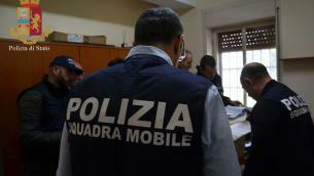 polizia perquisizione 3
