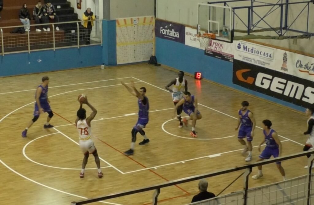 Basket School Messina Promobasket Marigliano Yeyap segna dalla media