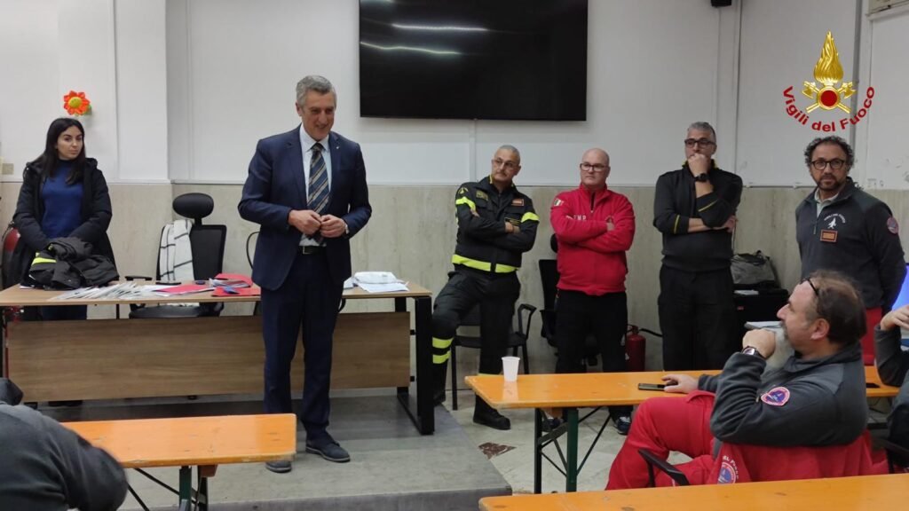 Comando VF di Messina, dal 9 al 20 dicembre 2024 si è svolto il corso di patente nautica di seconda categoria. 2 WhatsApp Image 2024 12 22 at 15.51.05