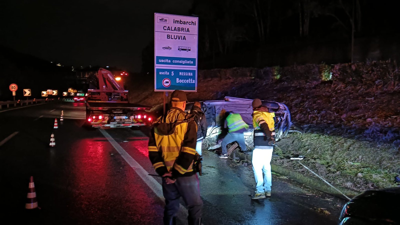 Incidente sulla tangenziale altezza Boccetta. Padre in codice rosso e figlio illeso 5 WhatsApp Image 2024 12 23 at 21.47.451