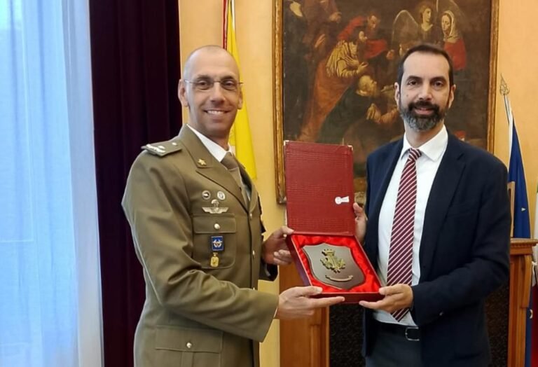 Ricevuto a palazzo Zanca il nuovo Comandante della Brigata Aosta