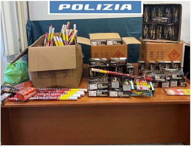 TAORMINA, CONTROLLI AMMINISTRATIVI. LA POLIZIA DI STATO SEQUESTRA CIRCA 800 CHILI DI "BOTTI" ILLEGALMENTE DETENUTI 2 botti sequestrati piu logo