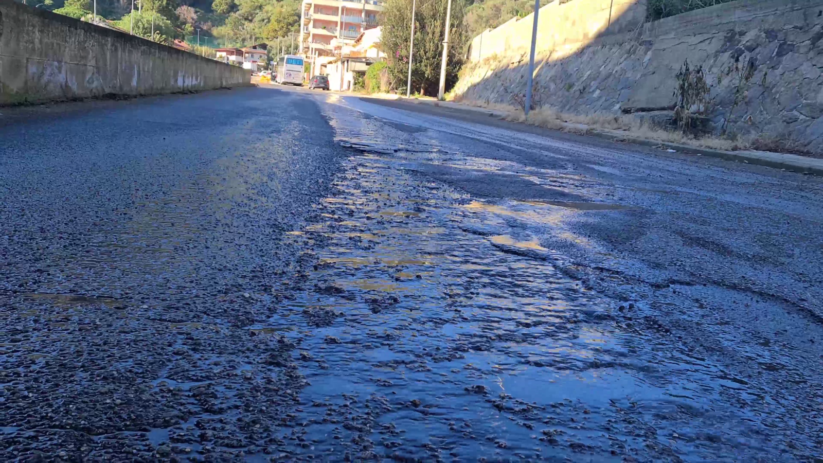 camaro perdita acqua