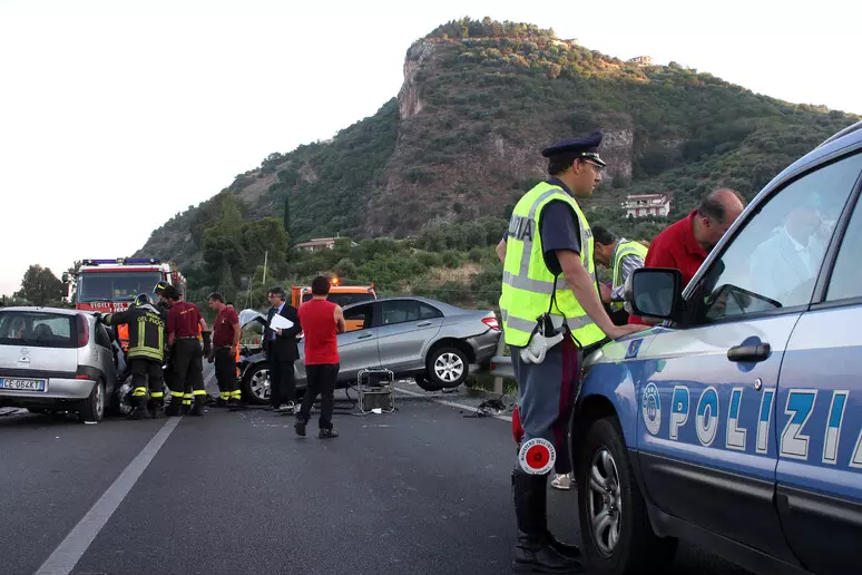Auto contro cisterna, due morti e tre feriti. Tutti giovanissimi 1 incidente agrigento
