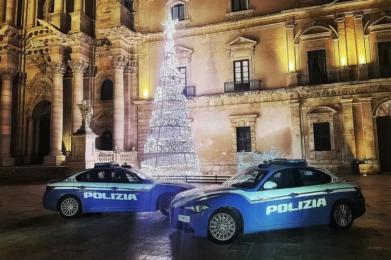 Uomo ucciso a coltellate a Siracusa 1 polizia siracusa natale 2024