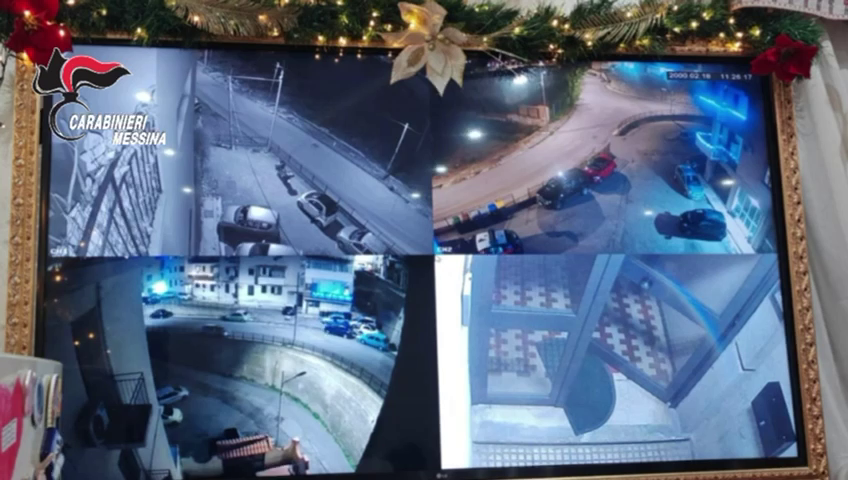 Spacciava in casa, tenendo d’occhio la zona con un sistema di videosorveglianza. 51enne di Messina Sud arrestato dai Carabinieri. 1 vlcsnap 2024 12 10 11h38m11s972