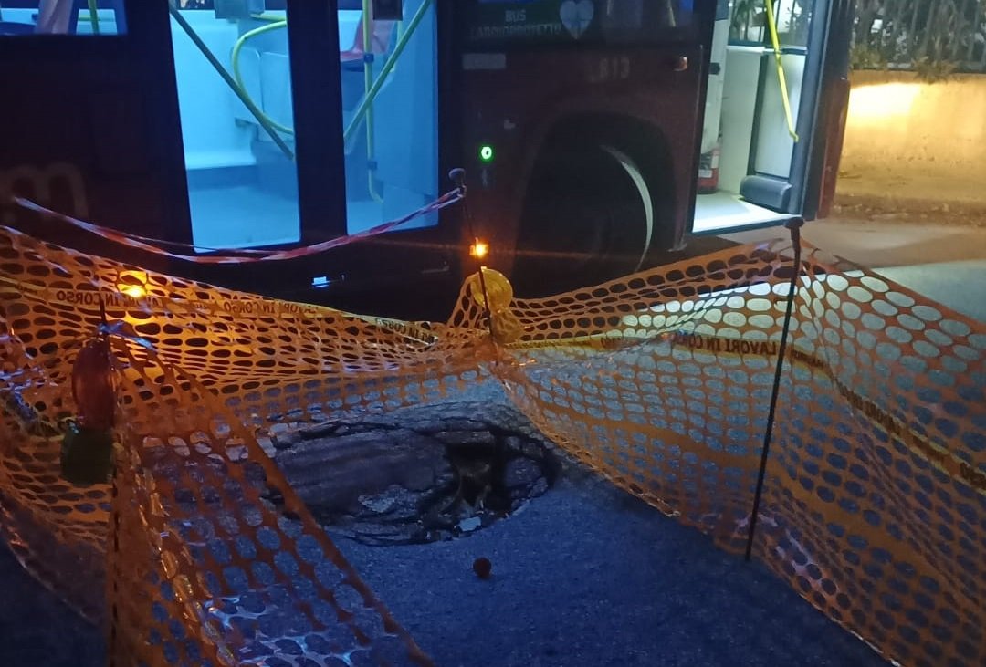 bus bloccato via san basilio magno