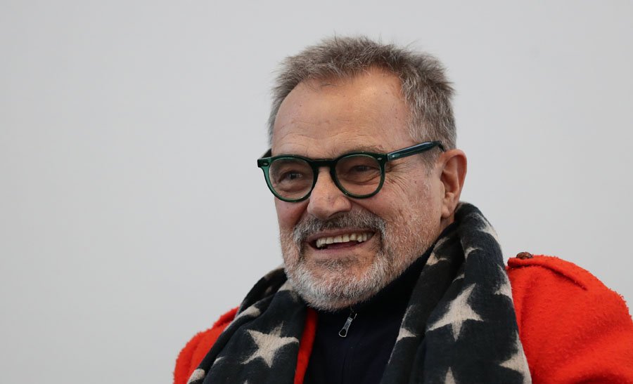 Oliviero Toscani non è più cosciente, la moglie: “Strada senza ritorno” 1 oliviero toscani