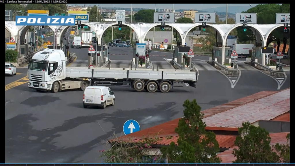 TREMESTIERI - GUIDA IL CAMION CON PATENTE RITIRATA IN AUTOSTRADA: TENTA LA FUGA MA VIENE INSEGUITO E FERMATO DALLA POLIZIA STRADALE 3 tir n fuga tremestieri