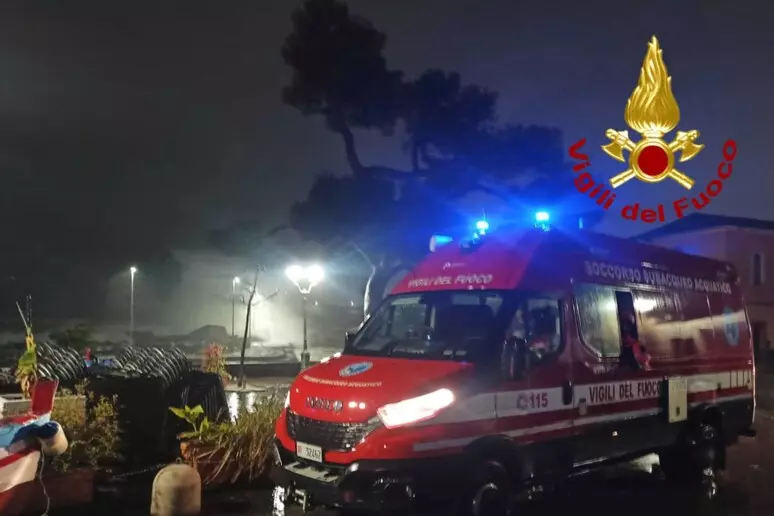 Maltempo in arrivo da Nord a Sud, allerta arancione in Sicilia. Scuole aperte a Messina, chiuse sulla jonica e a Catania 3 allerta meteo maltempo vvff
