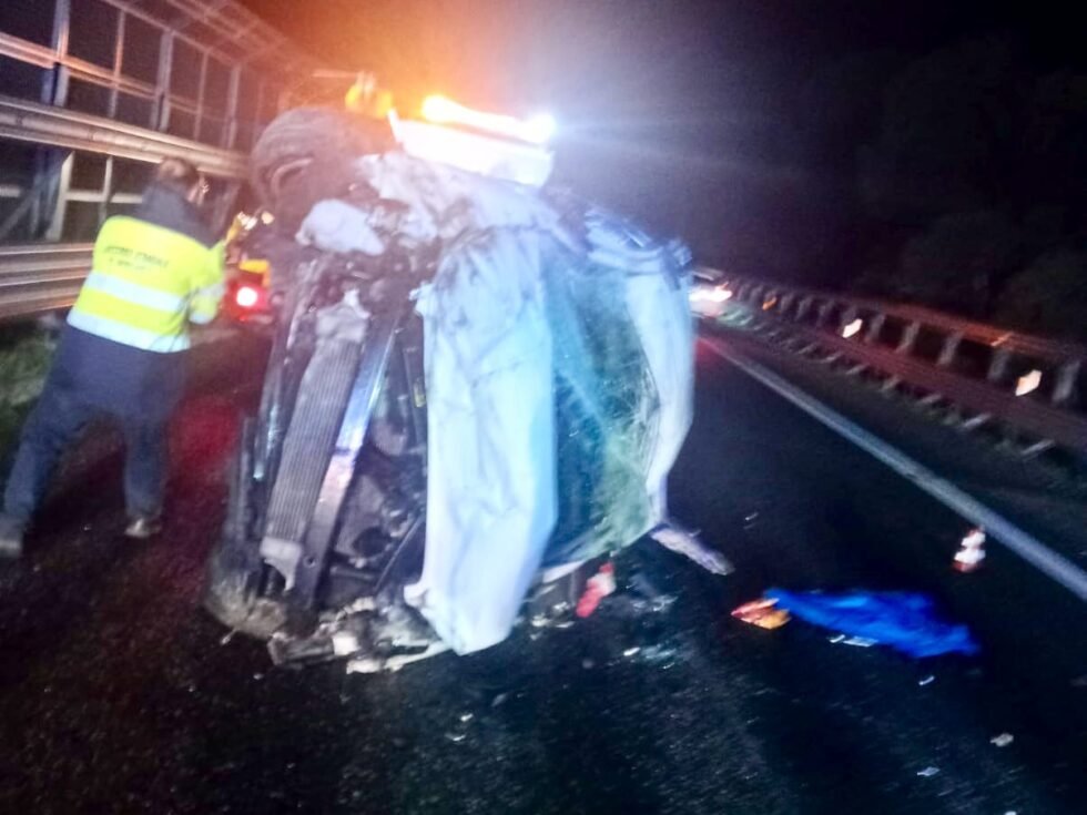 A20 - Incidente autonomo con un ferito. Si ribalta auto allo svincolo di Villafranca Tirrena 1 a20 incidente villafranca un ferito 4