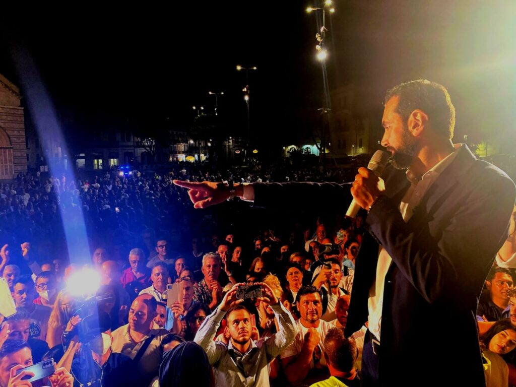 Il crollo di ACR: paradossale chiedere soldi ai commercianti in una città in cui il piano aiuti è stato solo annunciato . Fallimento dell'amministrazione comunale? Ma con tanti bei concerti 4 basile duomo