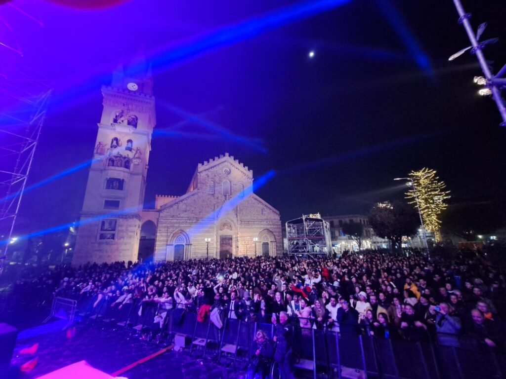 Novità sul rilascio delle licenze di pubblico spettacolo. Trasferimento delle funzioni di polizia amministrativa ai Comuni siciliani: aggiornamenti per Messina 3 capodanno duomo