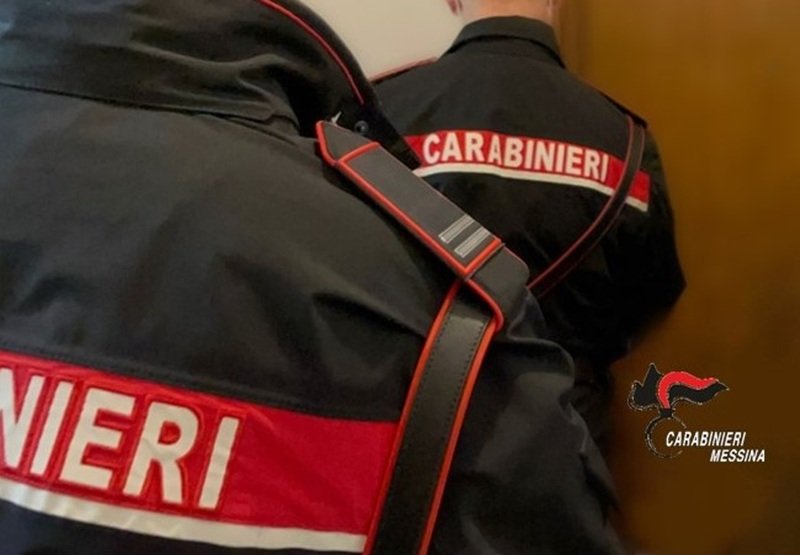 MESSINA SUD - Marijuana nascosta nell’armadio tra la biancheria, 20enne arrestato dai Carabinieri. 1 carabinieri perquisizione mesud