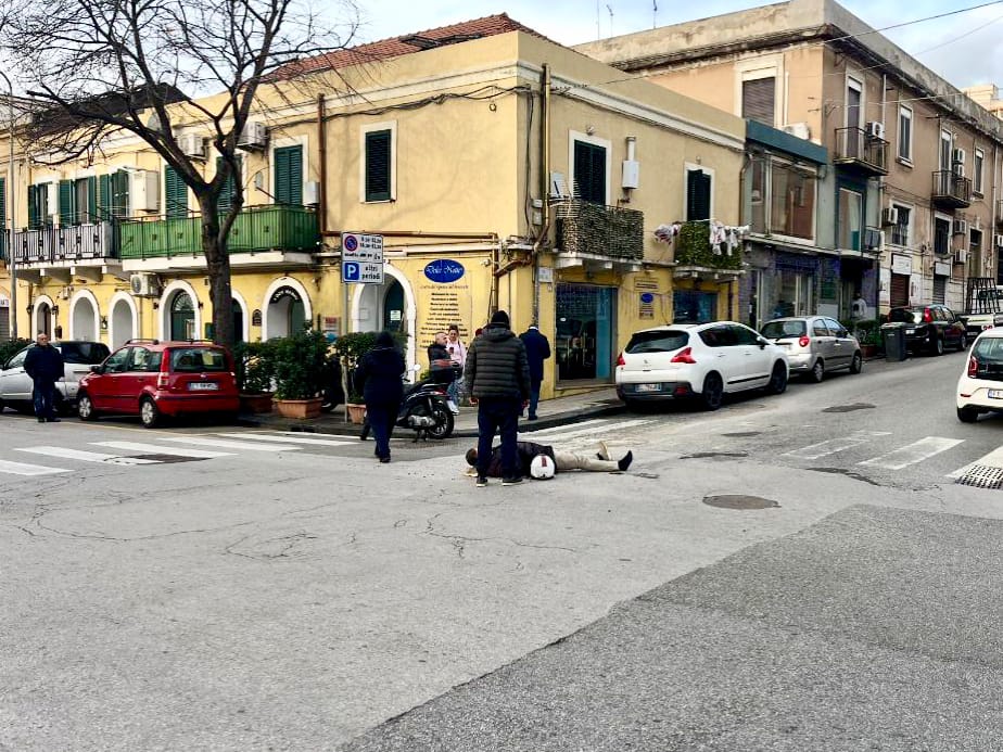 Incidente in via Catania. Ferito uno scooterista 1 incidente scooter via catania