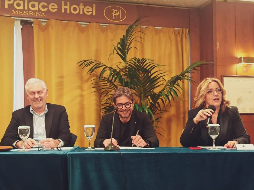 TAORMINA RIFIUTI, MUSOLINO E MICARI (IV): "DE LUCA FA IL GIOCO DELLE TRE CARTE. SE IL SERVIZIO PEGGIORA, LA TARIFFA DEVE SCENDERE" 2 micari petrella musolino