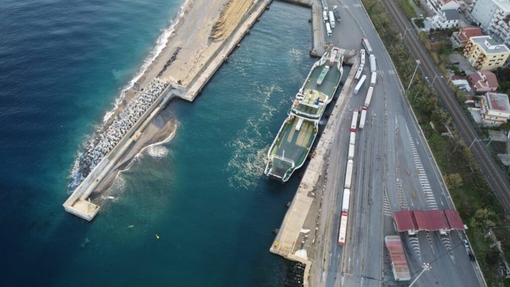 Porto di Tremestieri: Lega e Prima L'Italia "da Basile solo annunci senza fatti concreti. Intervento Lega determinante" 2 porto tremestieri