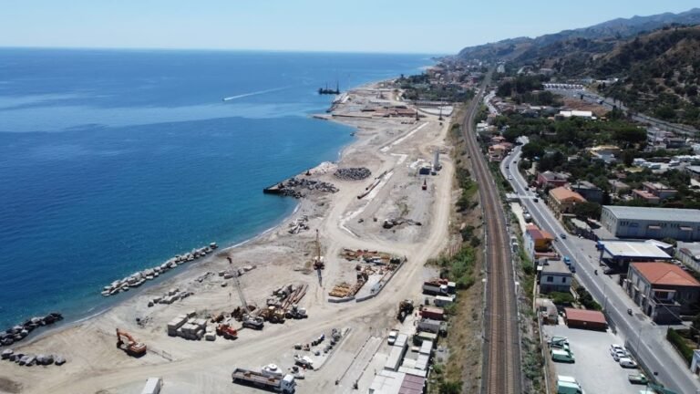 Porto di Tremestieri, l’allarme della Uil: «Vertici carbonari e lavori fermi al 37%, lo spettro dell’incompiuta è reale»