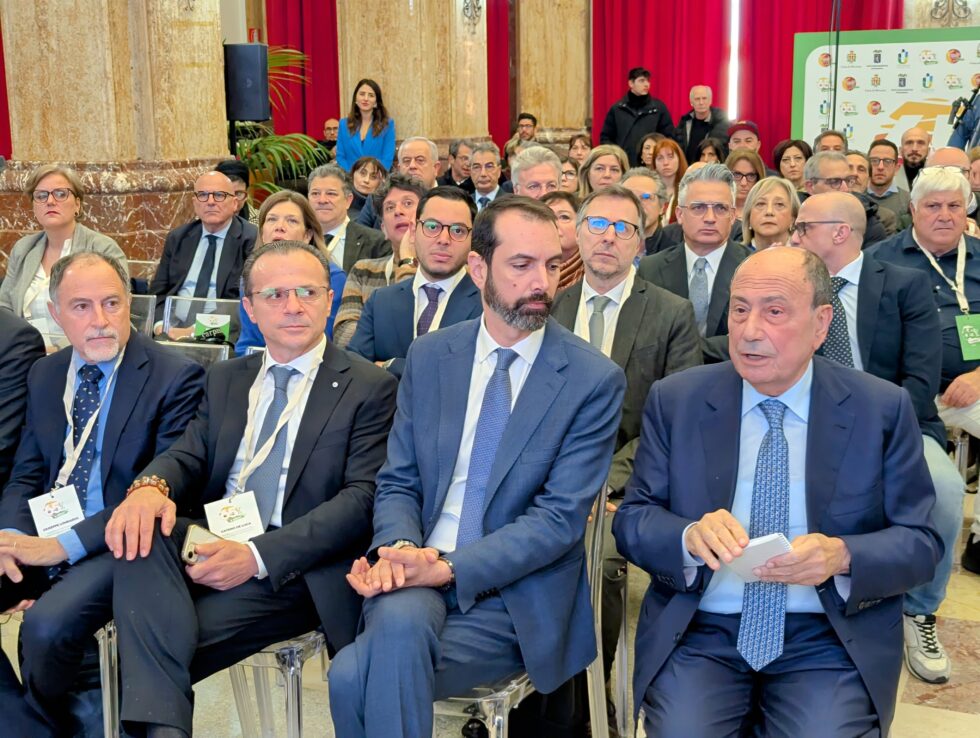I 294mila euro di FONDI REGIONALI per il Trapani Calcio. Avrebbero salvato l'ACR. A Trapani il figlio del "Padre Nobile" è consulente legale della società calcistica 1 schifani basile de luca