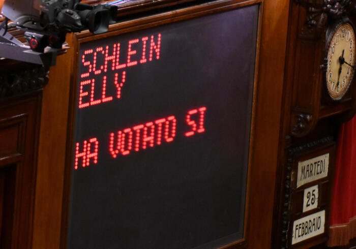 L'Aula della Camera respinge la mozione di sfiducia a Santanchè 6 schlein
