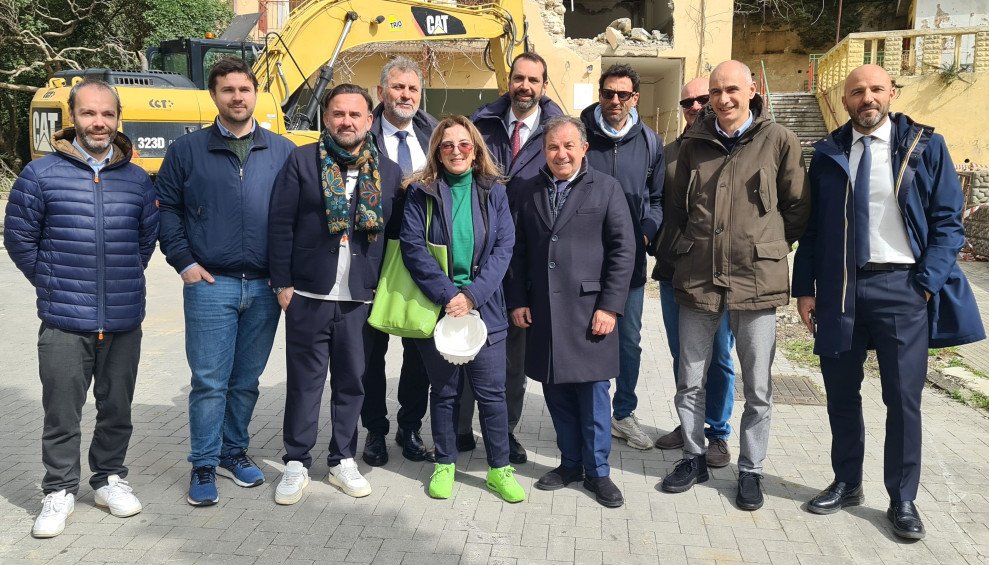 Città Metropolitana di Messina, avviati stamani i lavori di demolizione dell'ex Città del Ragazzo 3 Demolizione 3