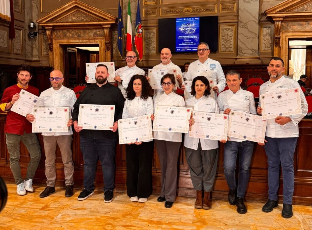 Lo chef del gelato Gabriele Fiumara nuovo Maestro Gelatiere Ambasciatore del Gusto Doc Italy 2 Gabriele Fiumara Foto di gruppo