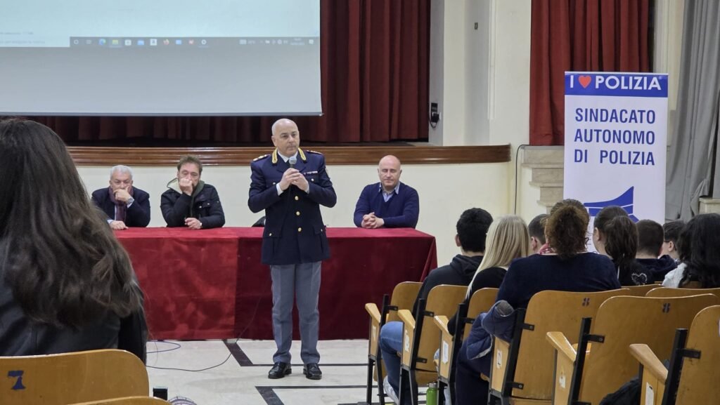 SAP: UN PONTE VERSO LA LEGALITÀ: CONCLUSO L'INCONTRO FORMATIVO CON GLI ALUNNI DELL’I.C. GRAVITELLI AL TEATRO CRISTO RE 2 WhatsApp Image 2025 03 14 at 12.00.52
