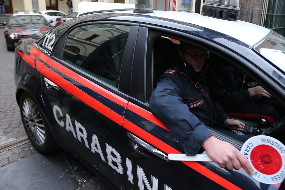 Droga - Sorpreso mentre la cede, 32enne arrestato dai Carabinieri. Ne ha dell'altra dentro la cassaforte di casa 1 arresto carabinieri napoli 1 1662278319859