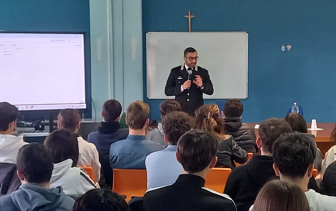 carabinieri a scuola