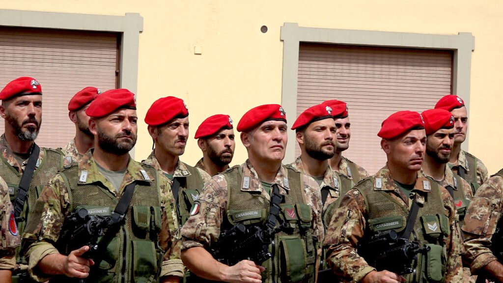 Operazione Ghenos: all’alba si alzano i Cacciatori. La rotta dei predatori d'arte tra Sicilia ed Europa 2 carabinieri cacciatori