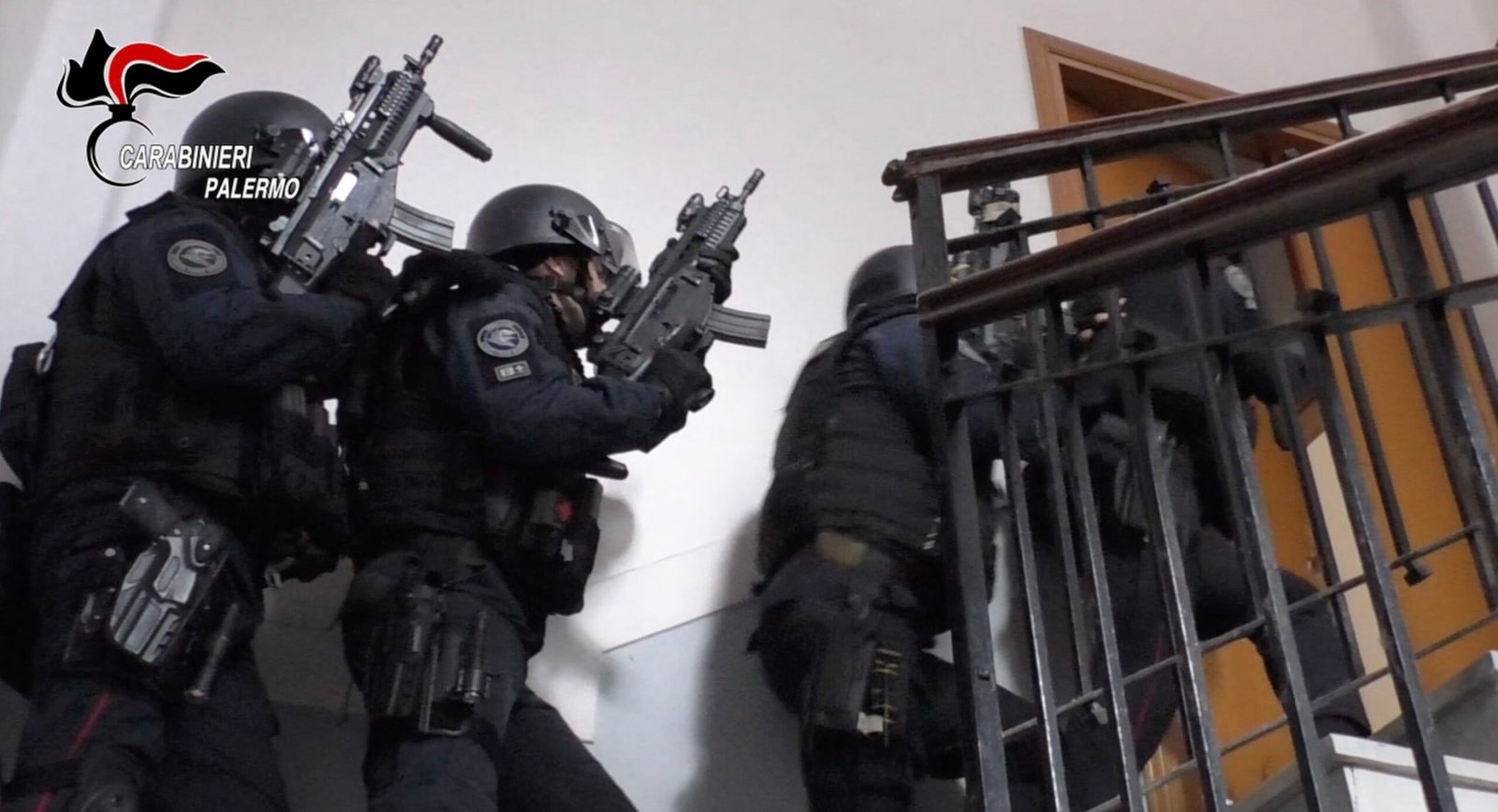 MAFIA - I ROS arrestano a Barcellona P.G. i due presunti assassini di Giovanni Perdichizzi, cassiere del gruppo mafioso dei barcellonesi 8 carabinieri droga ros palermo 2022 scaled