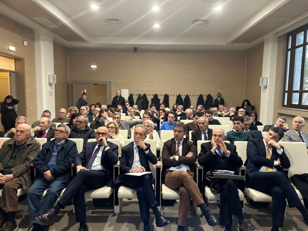 Grande partecipazione e riflessioni approfondite sulla figura del magistrato al convegno su "Potere e Responsabilità" 1 comnvemgo avvocatura